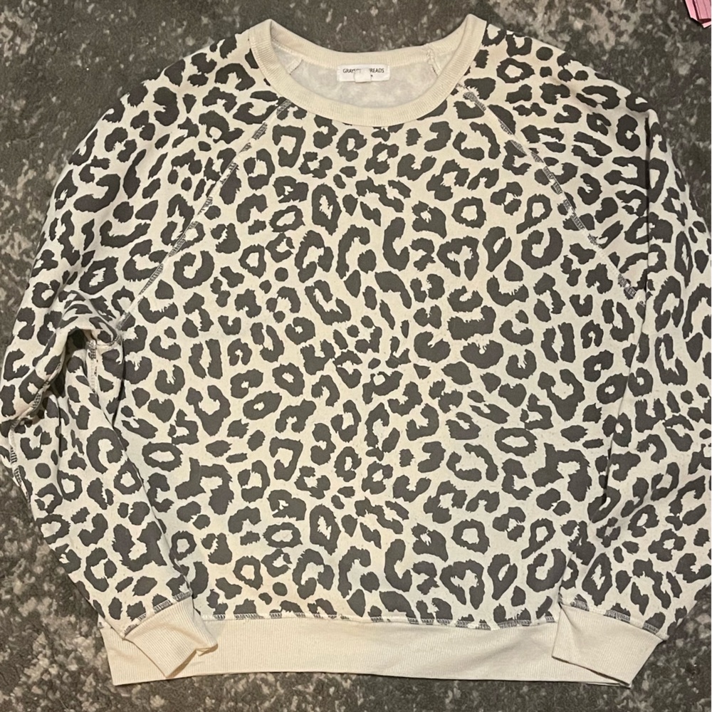 Grayson thread leopard top